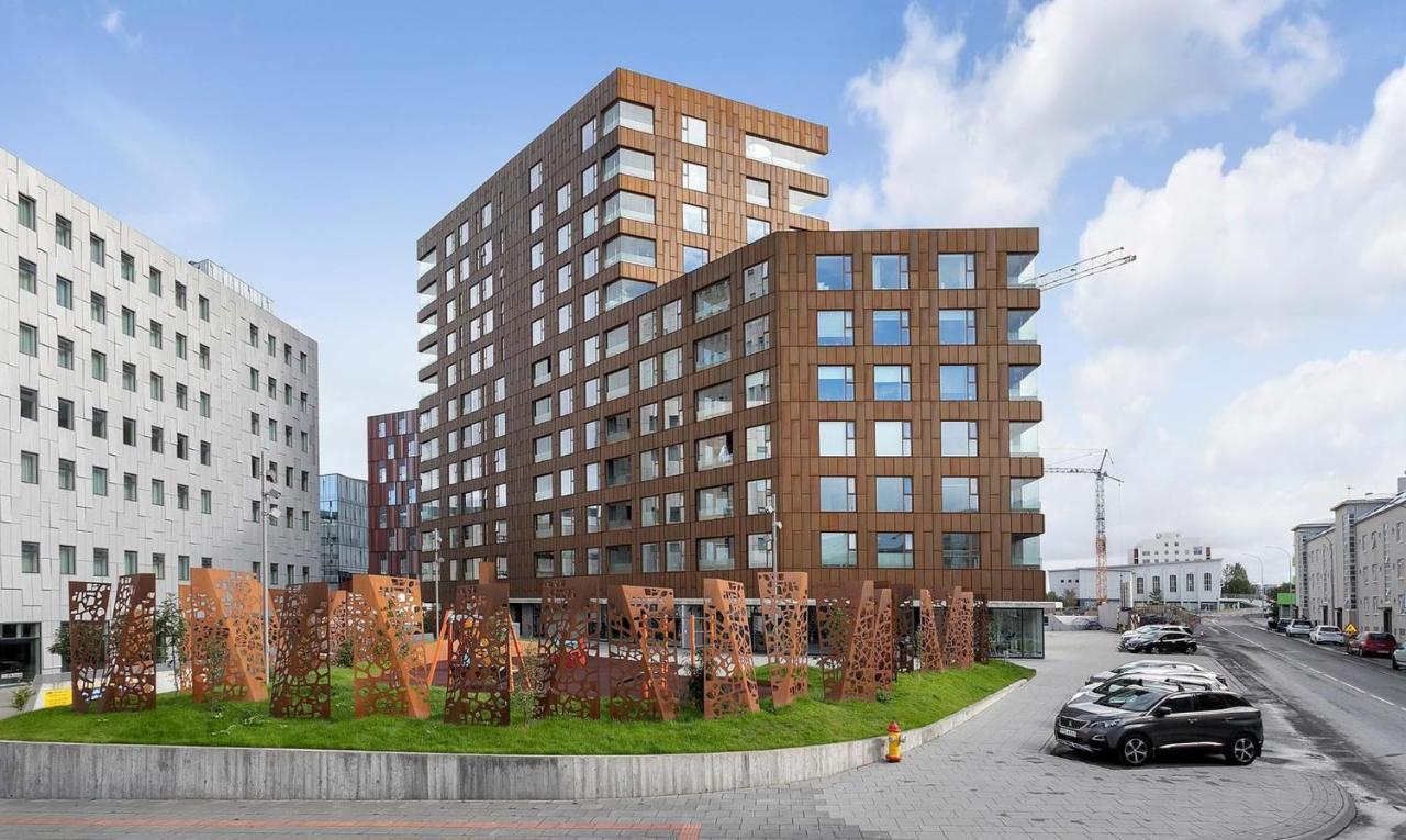 Апартаменты Loft-Style Duplex With Balcony In Downtown Рейкьявик Экстерьер фото