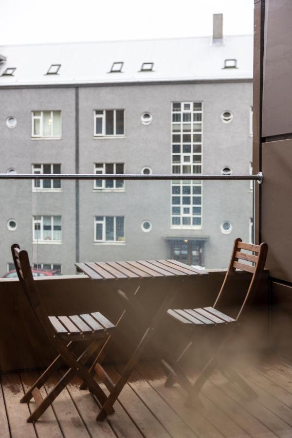 Апартаменты Loft-Style Duplex With Balcony In Downtown Рейкьявик Экстерьер фото